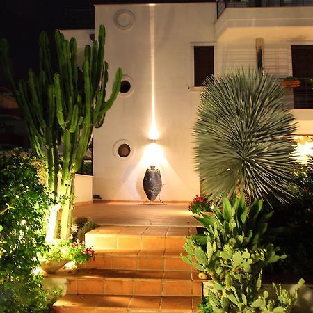 B&B Villa Il Sughero Monopoli Bagian luar foto