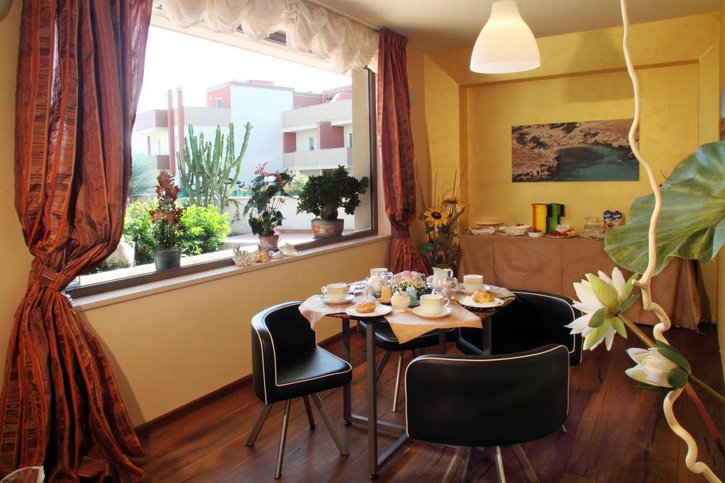 B&B Villa Il Sughero Monopoli Bagian luar foto