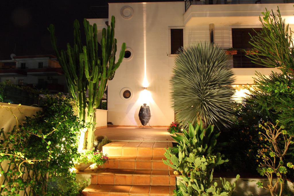 B&B Villa Il Sughero Monopoli Bagian luar foto