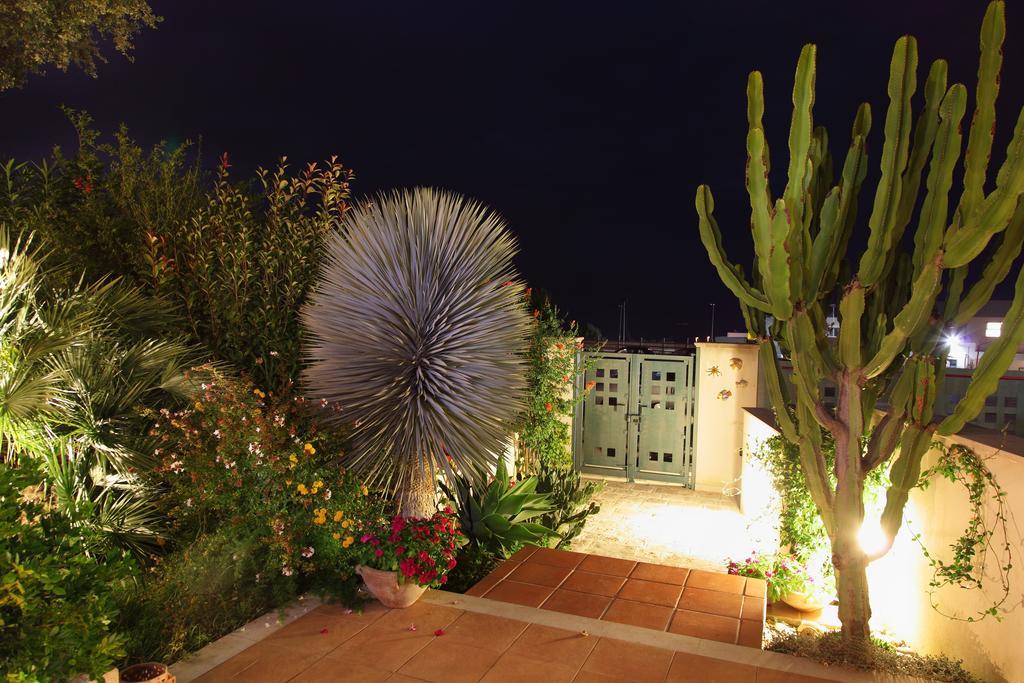 B&B Villa Il Sughero Monopoli Bagian luar foto