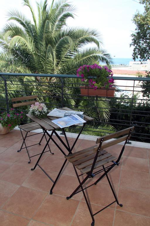 B&B Villa Il Sughero Monopoli Ruang foto